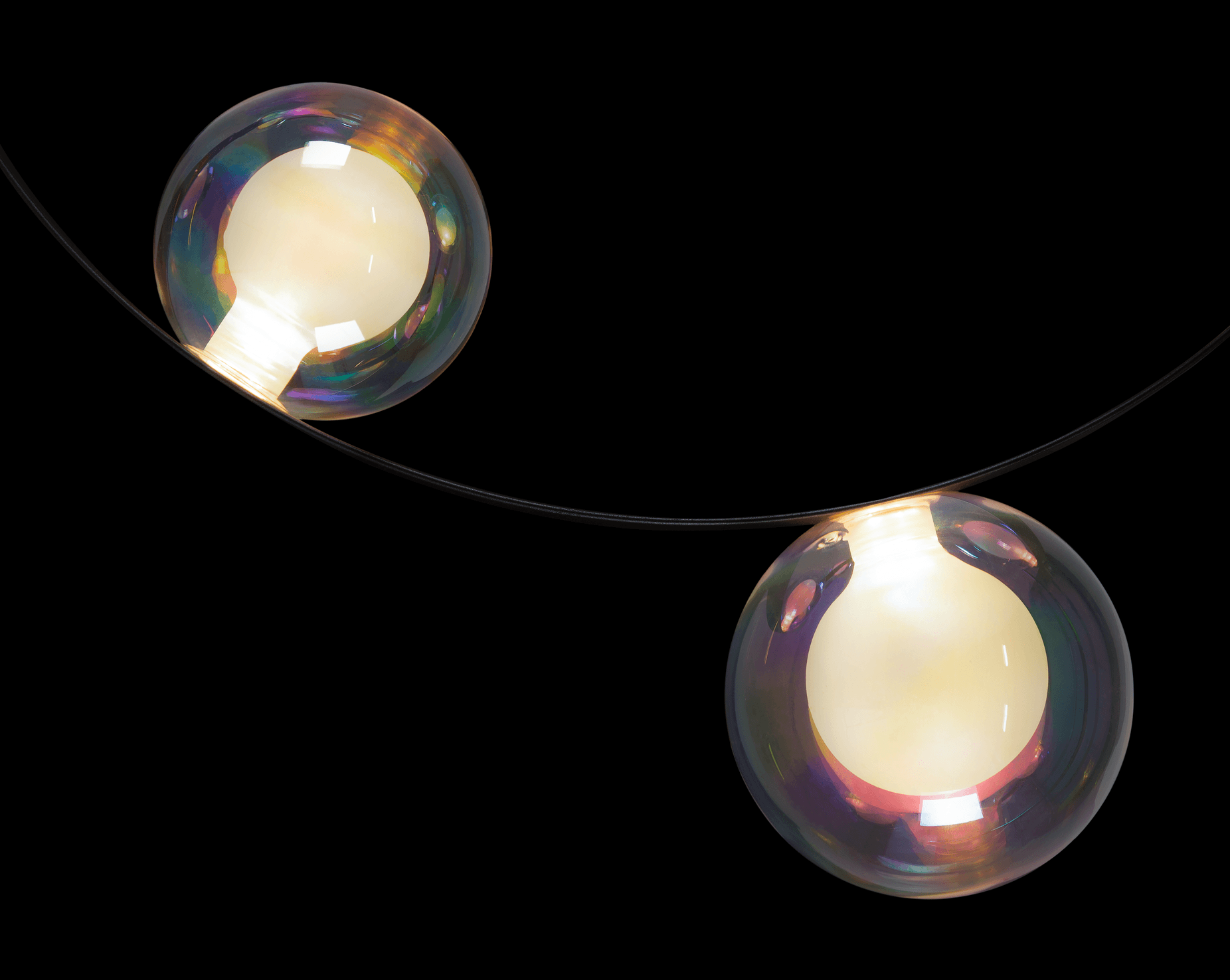 Hubble Bubble Oil suspension light detail 1 black background